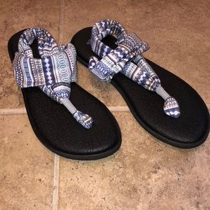 Sanuk yoga sling flip flop women size 8